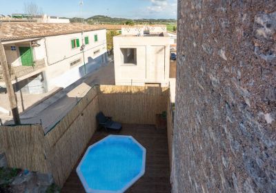 Renoviertes Dorfhaus mit Pool im Landesinneren von Mallorca.