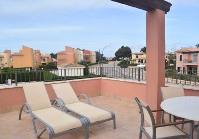Modern luxury flats in private housing complex in the southwest of Mallorca.