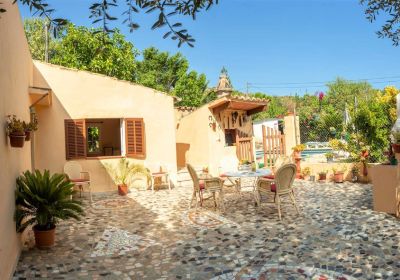 Beautiful finca in quite location.