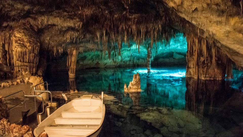 Die berühmte Tropfsteinhöhle Cuevas del Drach (Drachenhöhle) auf Mallorca ist unbedingt einen Besuch wert.